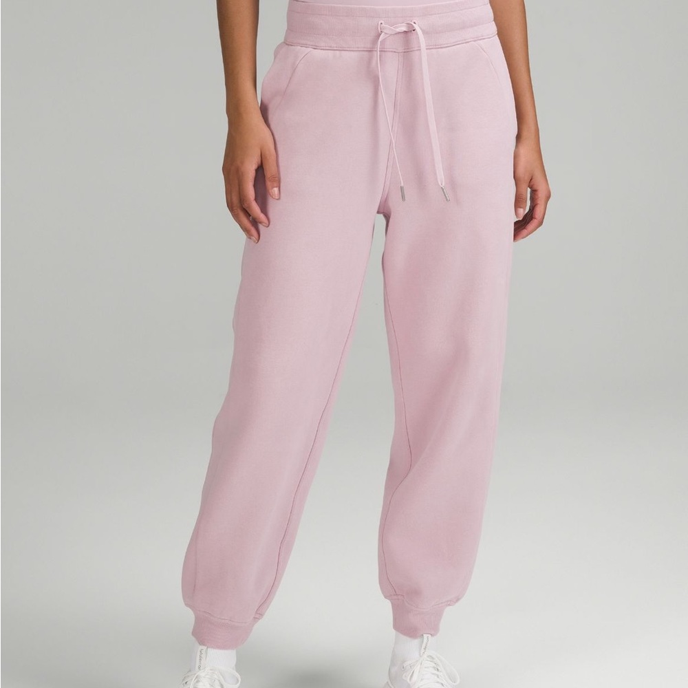 Lululemon Scuba relaxed jogger NWT